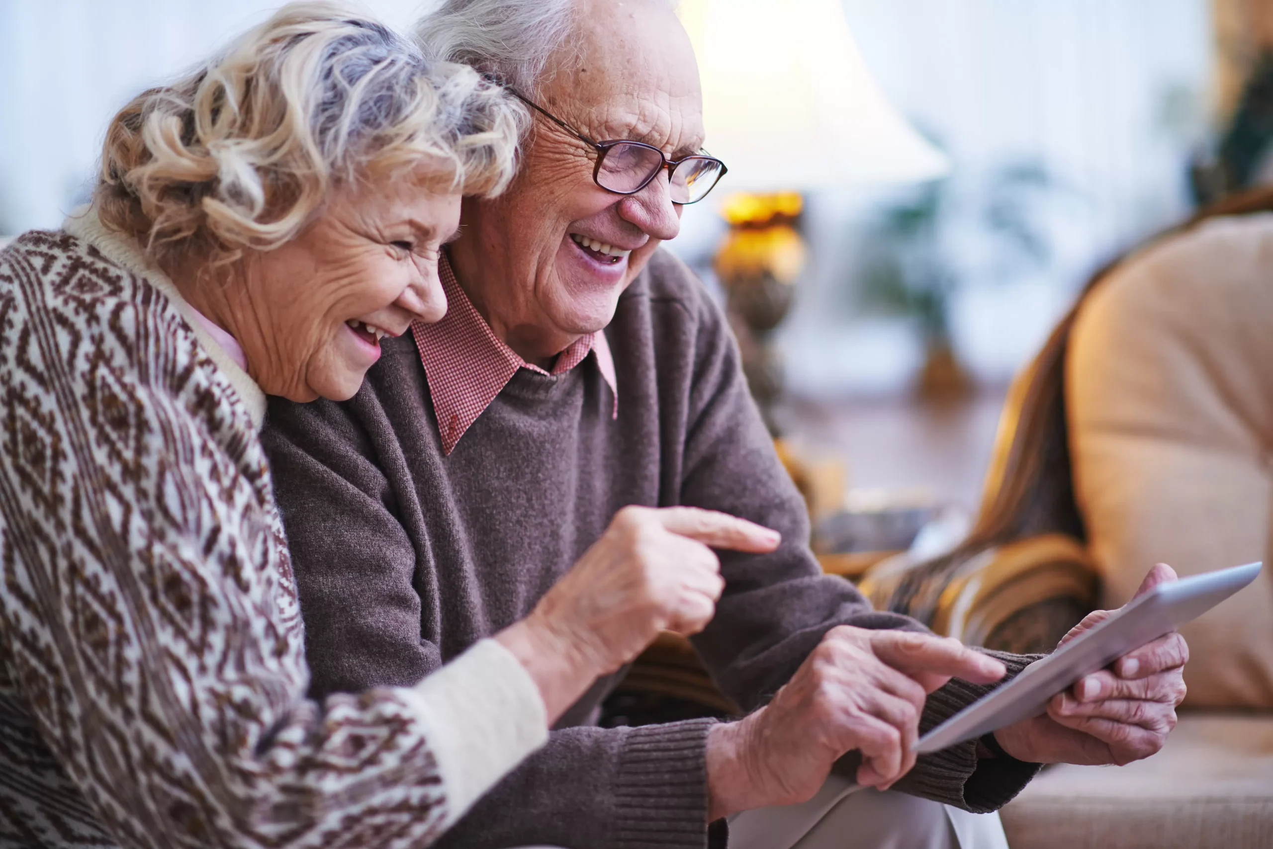graphicstock-happy-seniors-networking-together-at-home_HmGNhO8fVW-1 graphicstock-happy-seniors-networking-together-at-home_HmGNhO8fVW-1