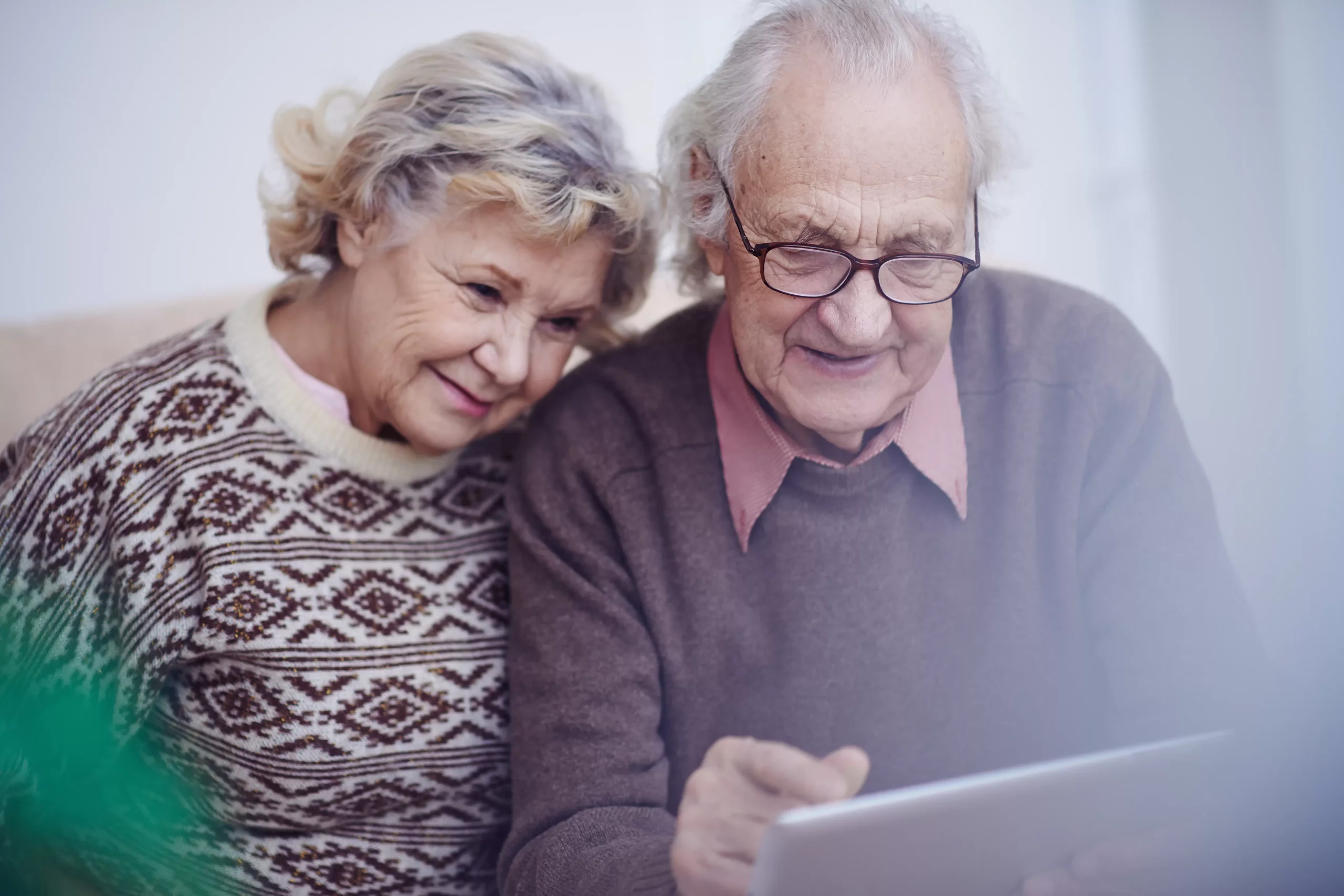 graphicstock-modern-seniors-spending-leisure-online_SSguI69jgb-1 graphicstock-modern-seniors-spending-leisure-online_SSguI69jgb-1
